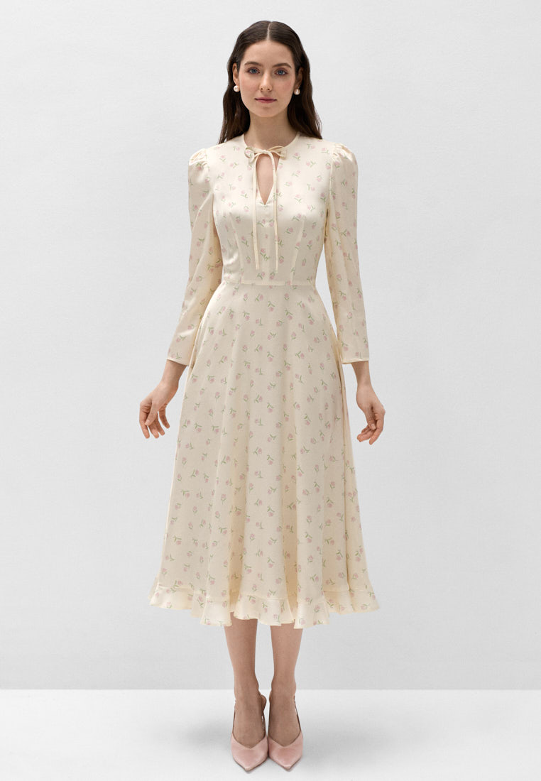 Платье с бантиком и струящейся юбкой